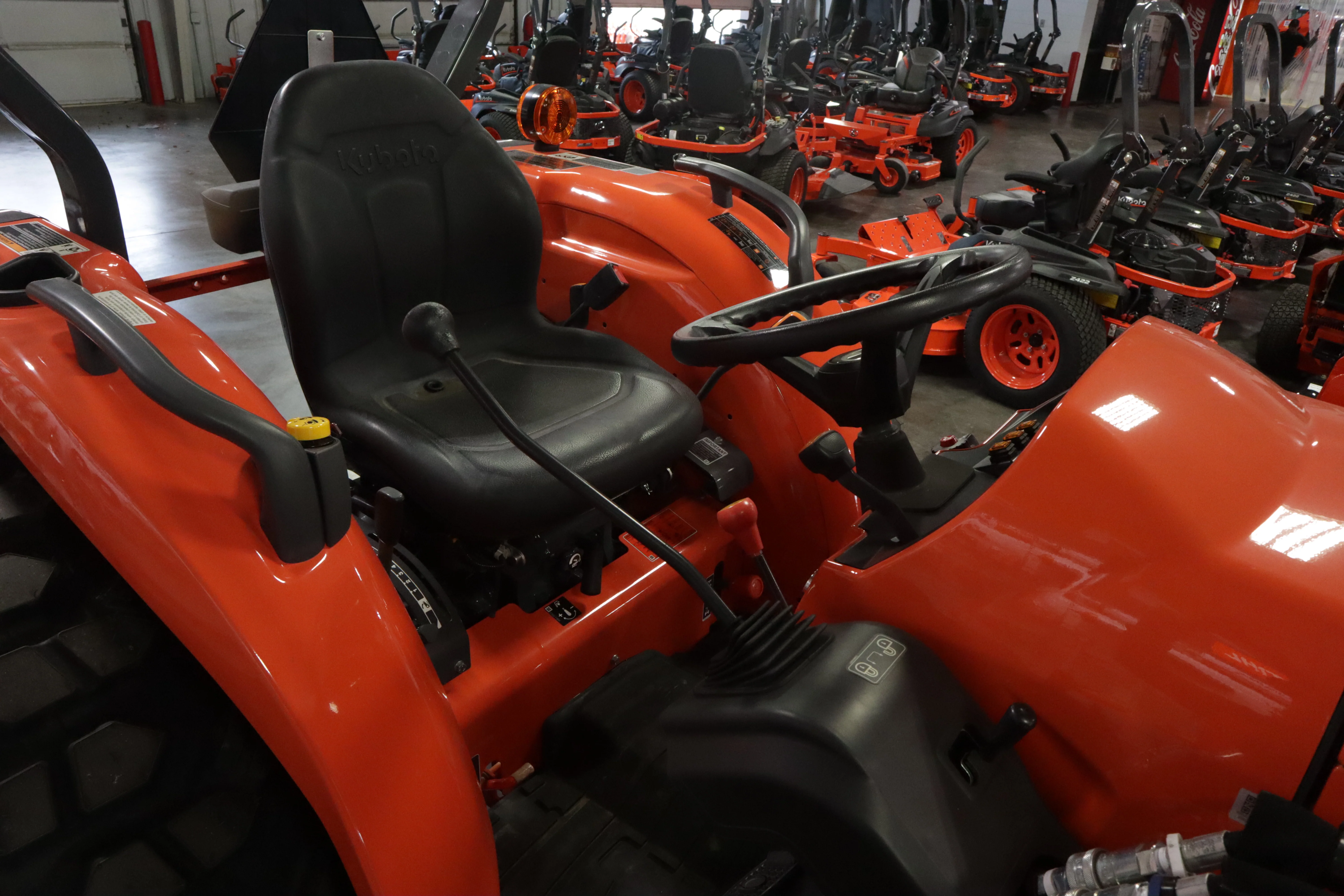Kubota L4802HST - Image 7