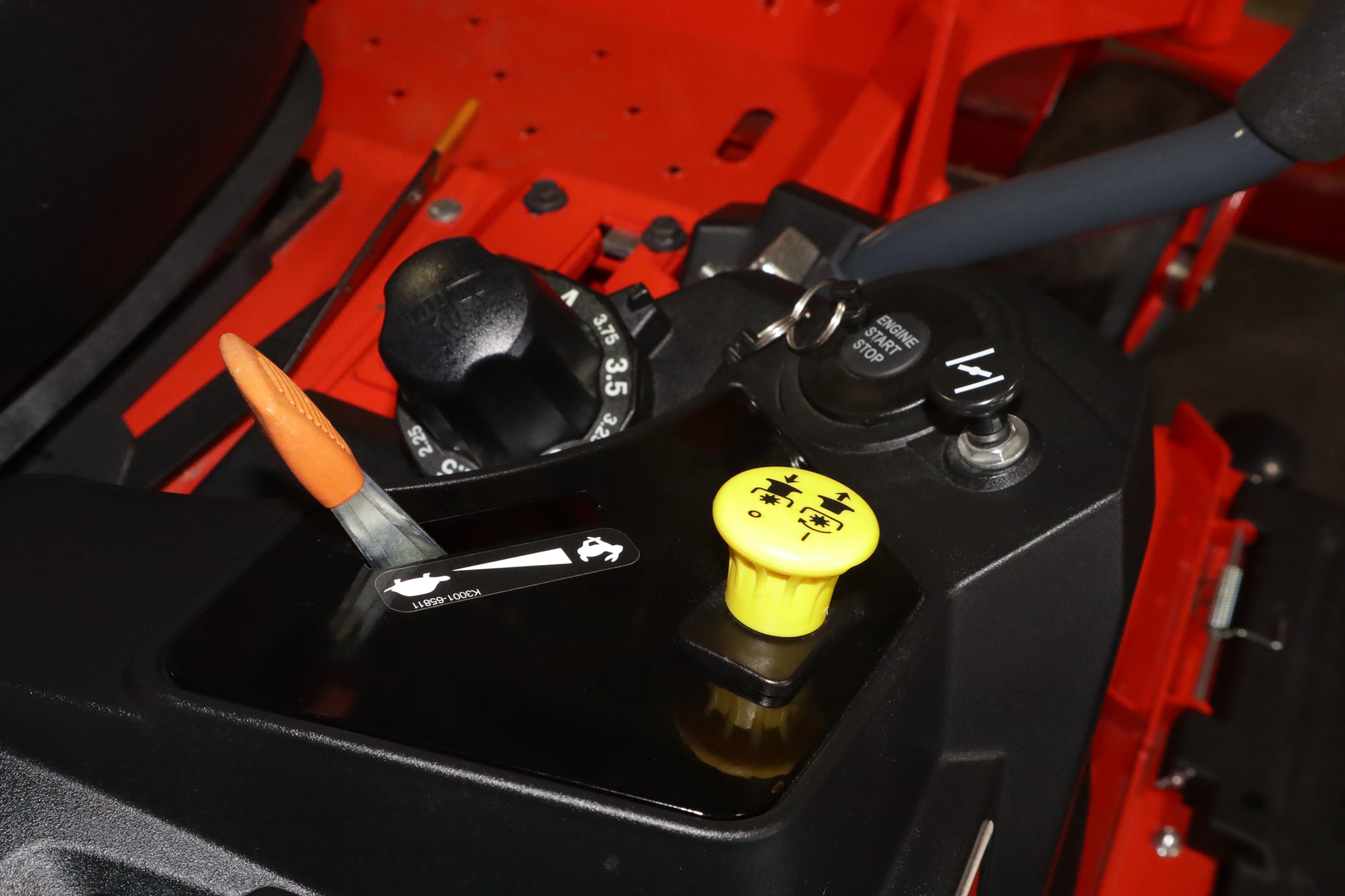 Kubota Z252KW-54 - Image 7