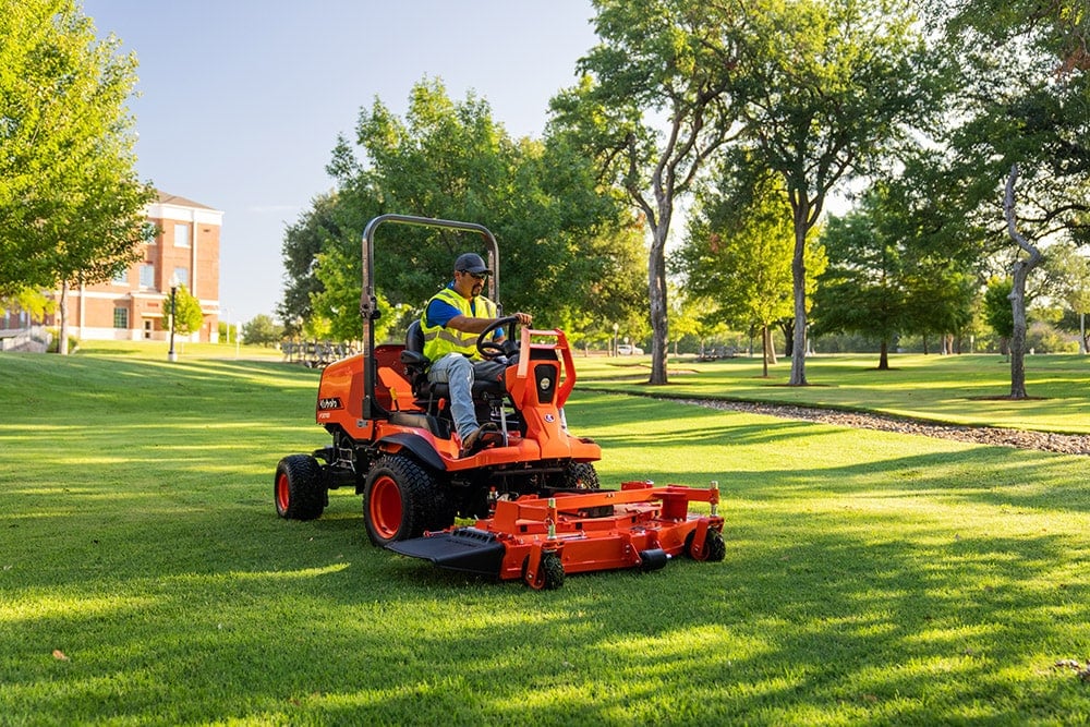 Kubota F3710 - Image 3