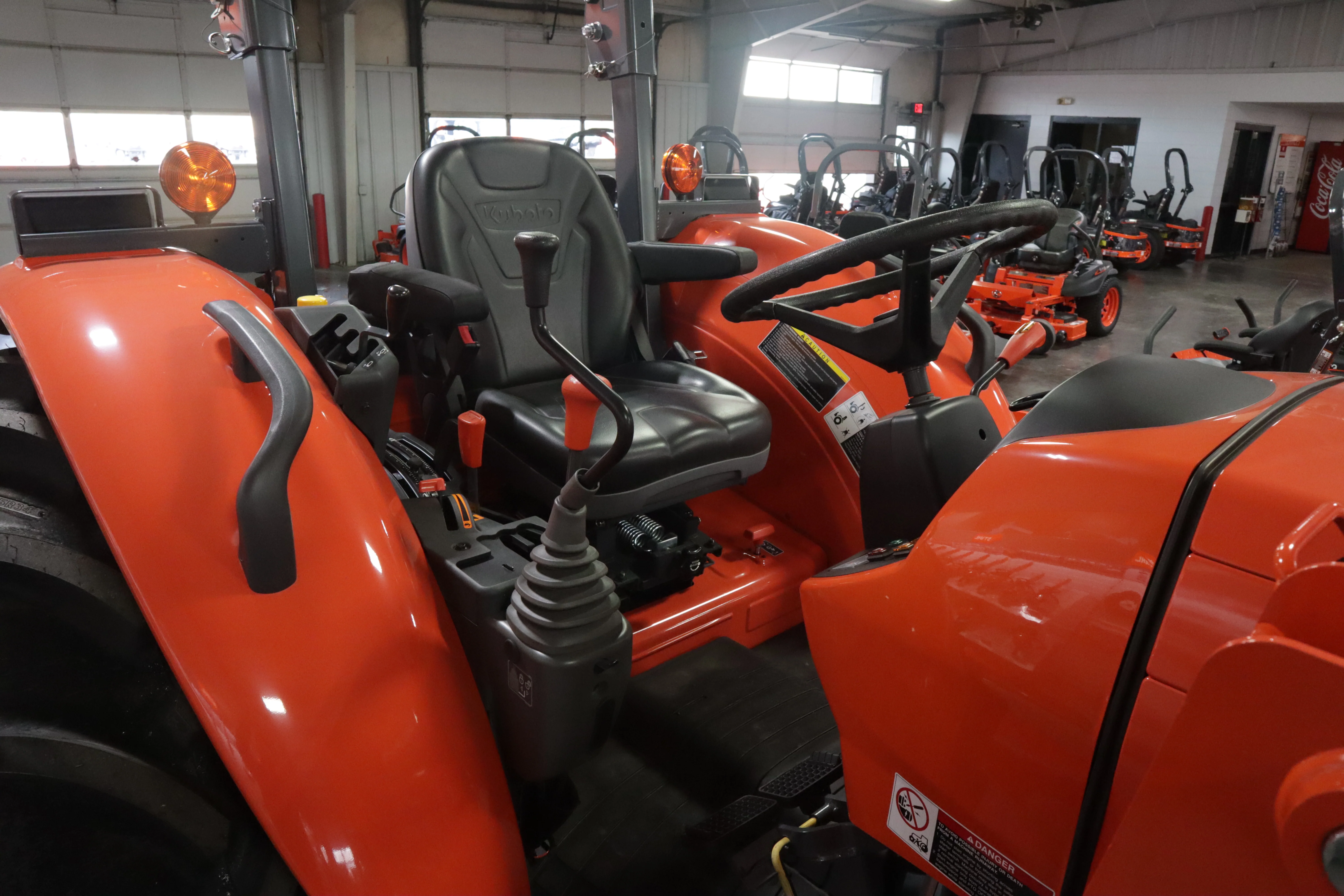 Kubota M7060HD12 - Image 3